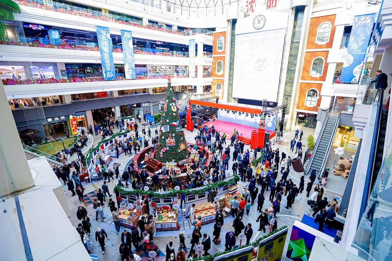 俄罗斯制造”食品文化节正式启动了！欢迎大家参加！ Это мы говорим «Добро пожаловать!», потому что сегодня в Шэньяне стартовал первый фестиваль-ярмарка «Сделано в России» ️