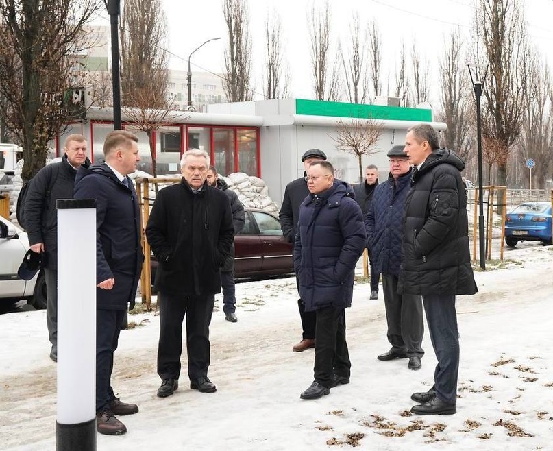 Глава Минстроя России Ирек Файзуллин и Губернатор Белгородской области Вячеслав Гладков посетили сквер «Студенческий»