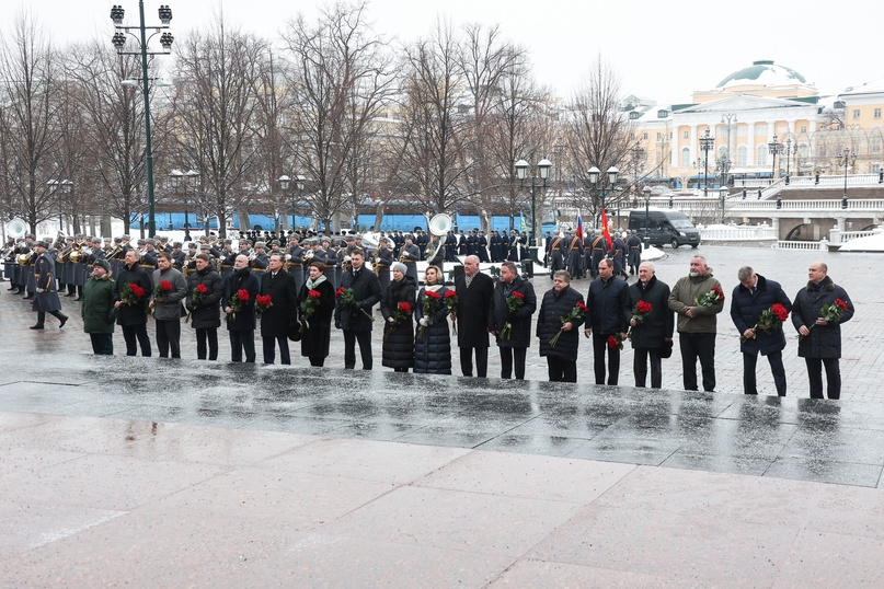 В День защитника Отечества Председатель Совета Федерации Валентина Матвиенко почтила память воинов, погибших за Родину