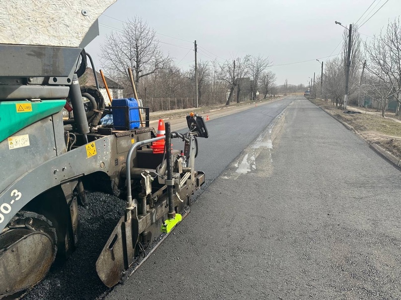 В городе Кировске ЛНР продолжаются работы по ремонту улично-дорожной сети