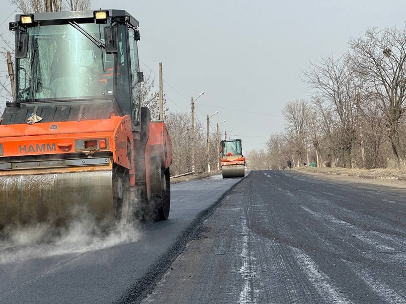 В городе Кировске ЛНР продолжаются работы по ремонту улично-дорожной сети