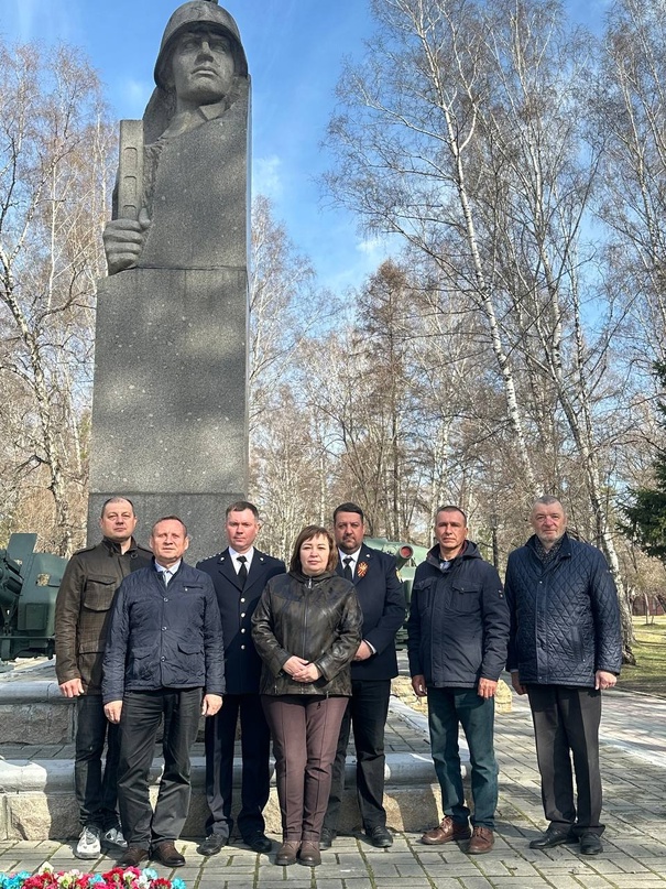 Коллективы территориальных управлений Ростехнадзора приняли участие в памятных мероприятиях в преддверии Дня Победы.