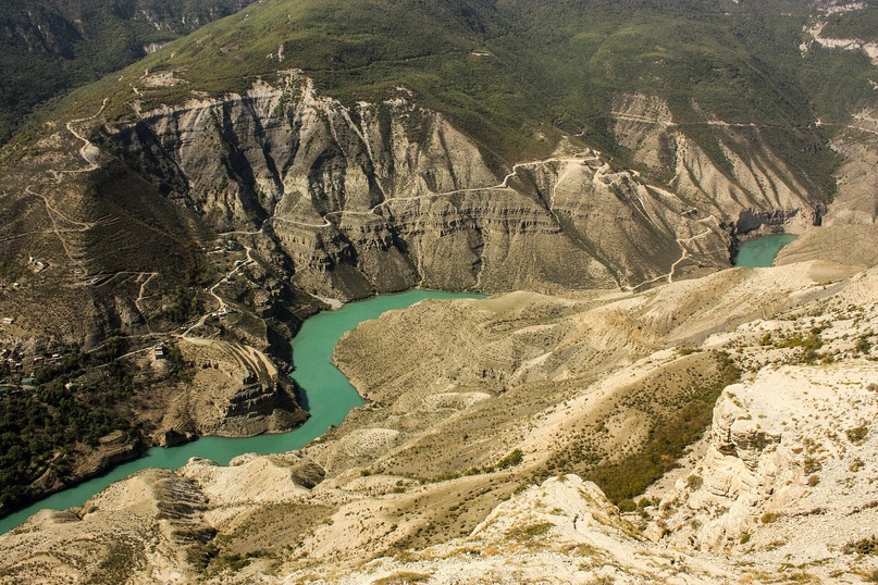 Реки России: Сулак Сулак, одна из крупнейших рек Северного Кавказа, берет свое начало при слиянии рек Аварское и Андийское Койсу. В верхнем течении это…