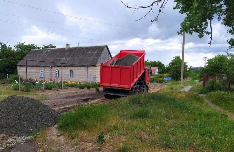 Улично-дорожную сеть Токмака Запорожской области приводят в порядок