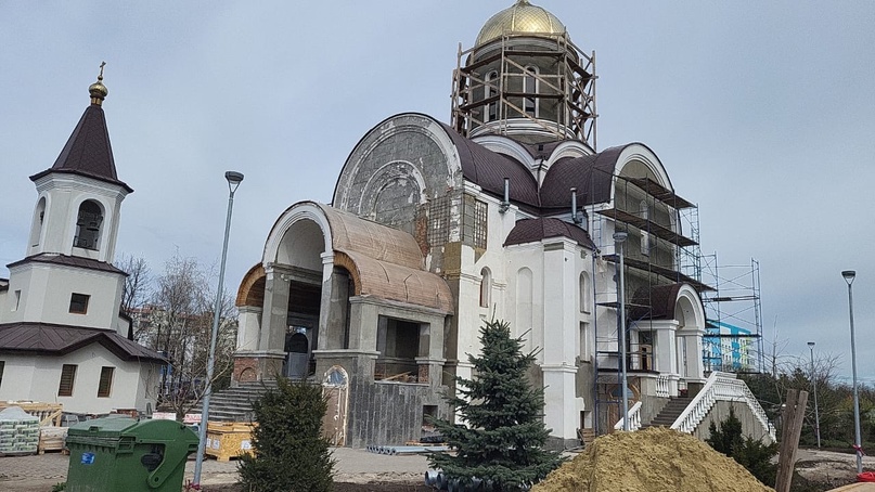 В Мариуполе продолжается реконструкция Свято-Троицкого храма