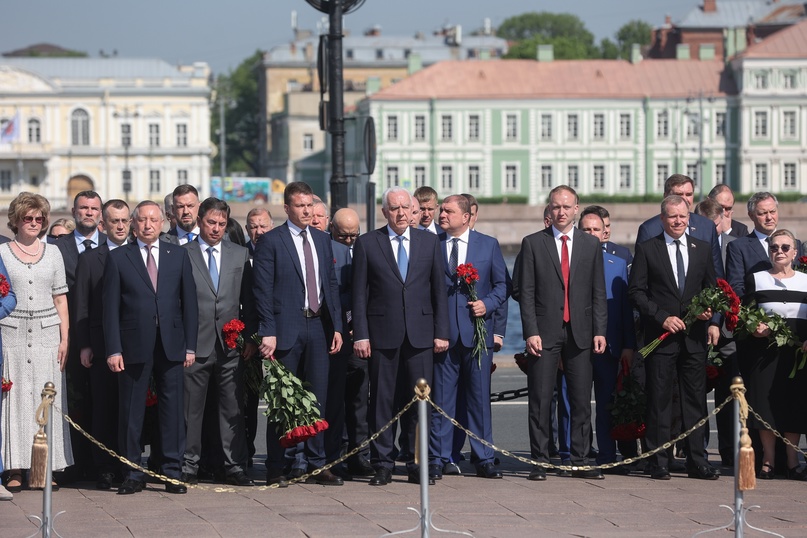 Валентина Матвиенко приняла участие в торжественных мероприятиях в честь 321-летия Санкт-Петербурга