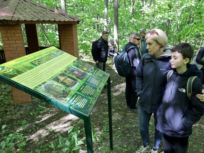 При поддержке Саратовской ГЭС благоустроена экотропа «Святой родник»