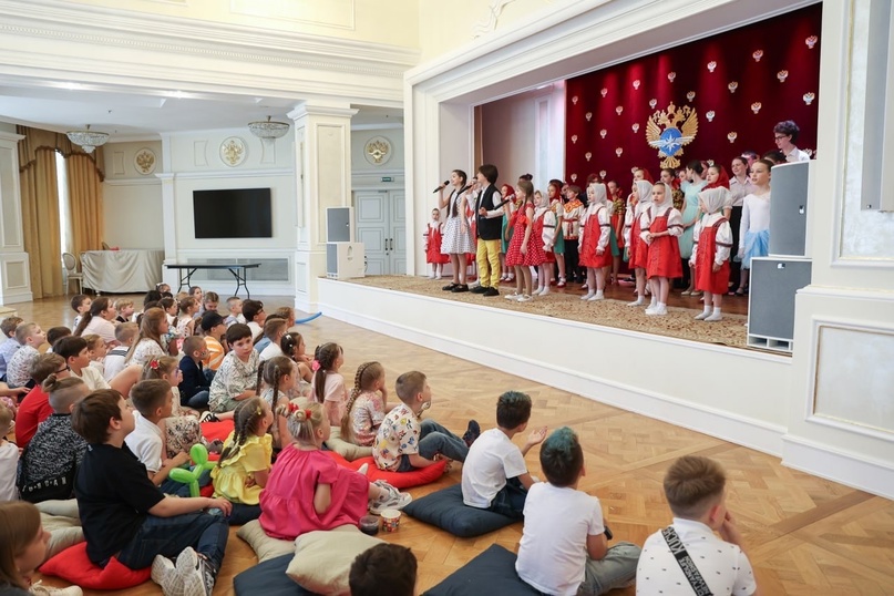 В преддверии наступающего праздника, Дня защиты детей, в Министерстве транспорта побывали дети сотрудников нашего министерства