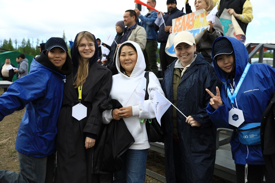 Проехать на скорость змейку на 9-метровом самосвале и сварить самый герметичный шов, пробурить идеальные шпуры и собрать рабочую схему взрывных работ под землей