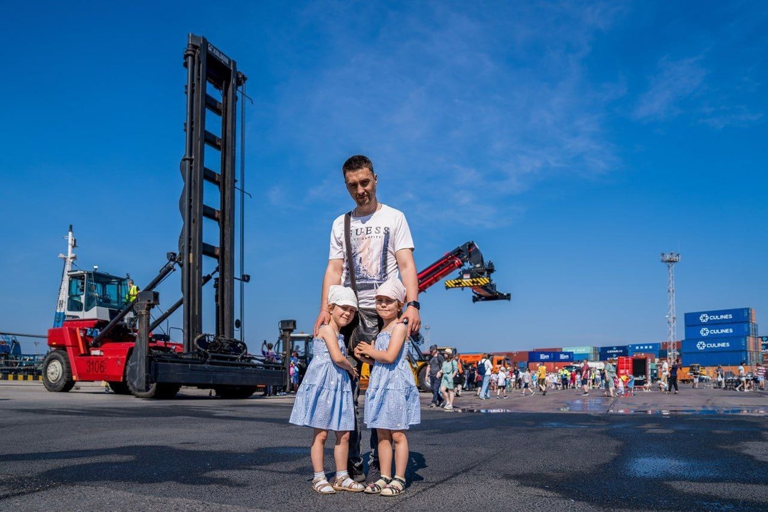 В поддержку семейных ценностей Сегодня в России отмечают День семьи, любви и верности. В Год семьи этот праздник обретает особый смысл и значение.