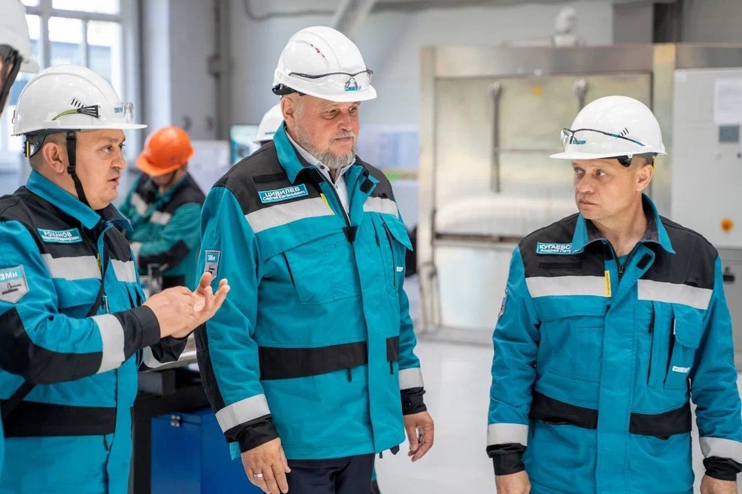 Сергей Цивилев посетил Центр развития инженерно-технической экспертизы СИБУРа в Тобольске