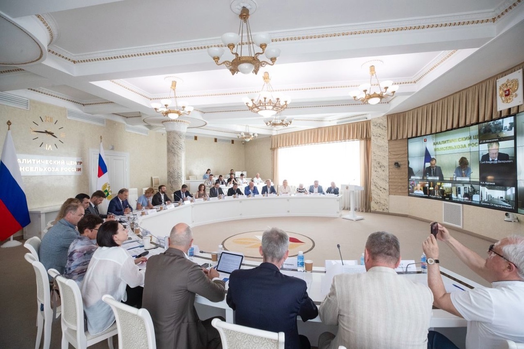 Оксана Лут представила Общественному совету при Минсельхозе России нового ответственного секретаря – замминистра Максима Титова