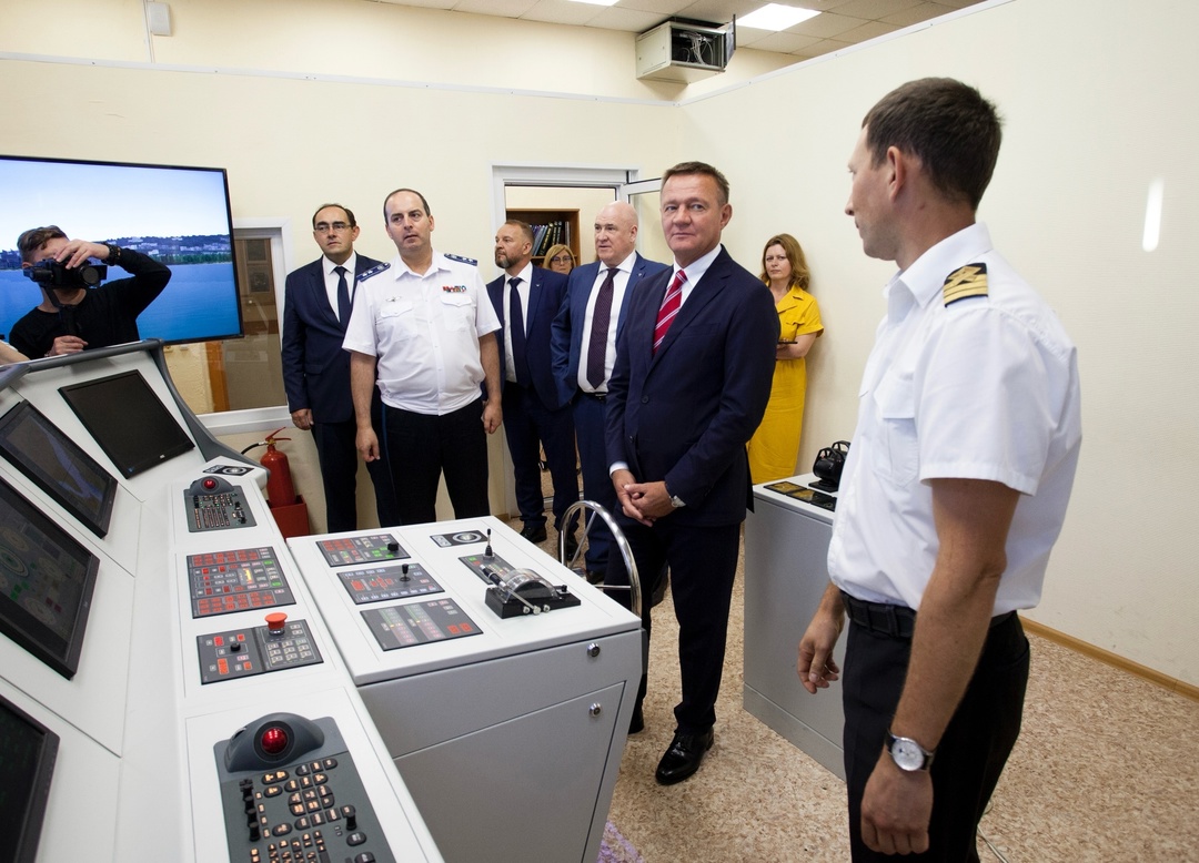 Роман Старовойт пообщался со студентами и преподавателями транспортных университетов Новосибирска