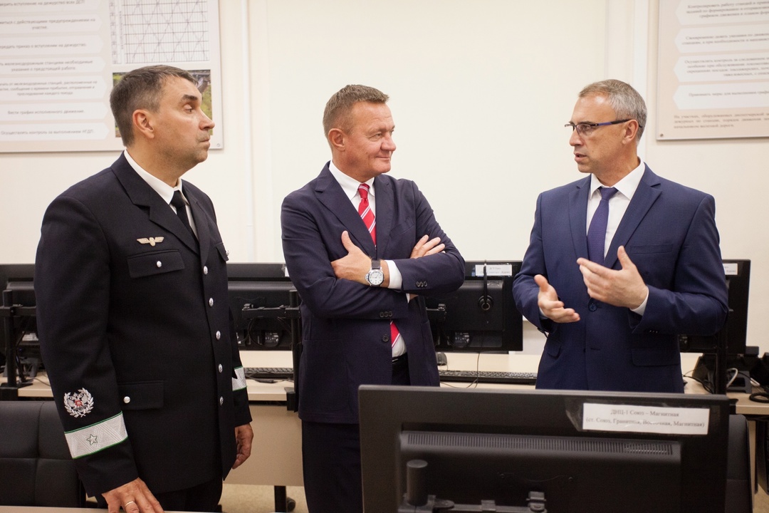 Роман Старовойт пообщался со студентами и преподавателями транспортных университетов Новосибирска