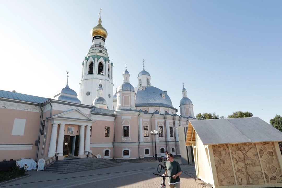 Глава Минстроя Ирек Файзуллин в городе Вологде ознакомился с проектом благоустройства набережной и ходом реконструкции Вологодского кремля