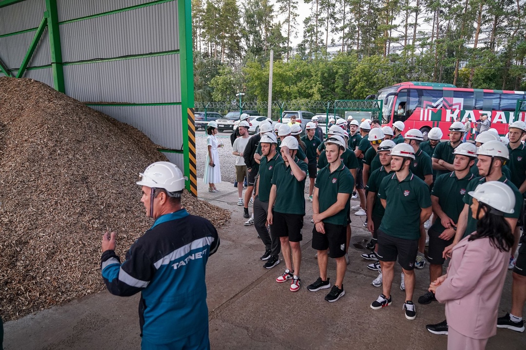 «Ак Барс» в гостях в Актюбе Традиционная августовская поездка главной команды Татарстана в нефтяной край включала экскурсию в экопоселение Актюба