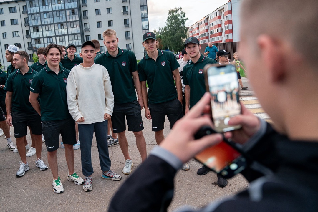 «Ак Барс» в гостях в Актюбе Традиционная августовская поездка главной команды Татарстана в нефтяной край включала экскурсию в экопоселение Актюба