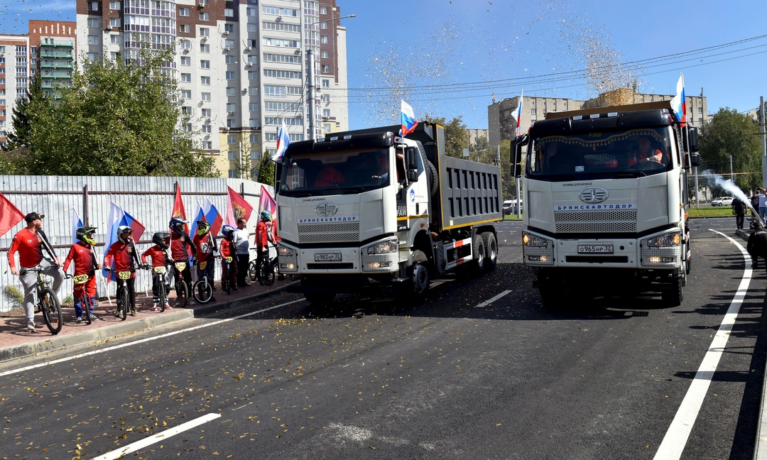 Марат Хуснуллин открыл детский сад и дорожные объекты в Брянской области