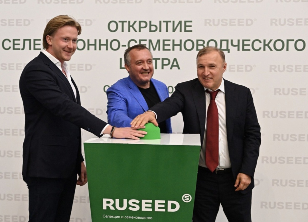 Компания Ruseed открыла первую очередь селекционно-семеноводческого центра в Адыгее, где будут производить семена подсолнечника. На первом этапе объем выпуска…