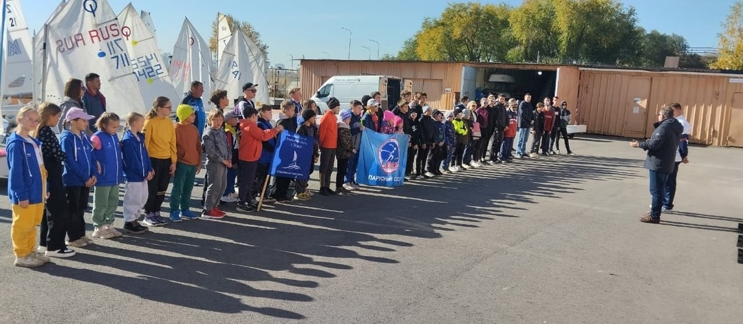 С 05 по 06 октября на водно-гребной базе спортивного клуба «Металлург-Магнитогорск» прошли Открытые городские соревнования по парусному спорту «Закрытие сезона»