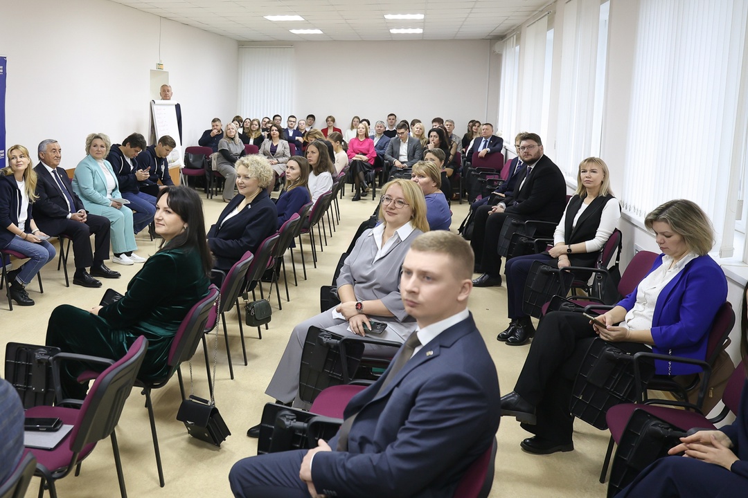 Делегация Совета Федерации посетила Великий Новгород в рамках проекта «Социальный маршрут. Мобильный сенатор»