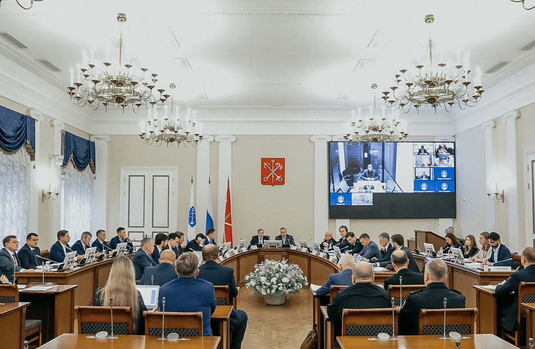 Виталий Савельев вместе с губернатором Санкт-Петербурга Александром Бегловым провел заседание координационного совета по развитию транспортного комплекса…