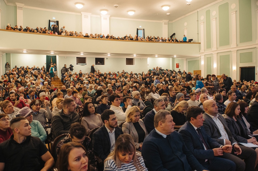 Марат Хуснуллин в Курской области проверил оказание поддержки пострадавшим гражданам и пообщался с местными жителями