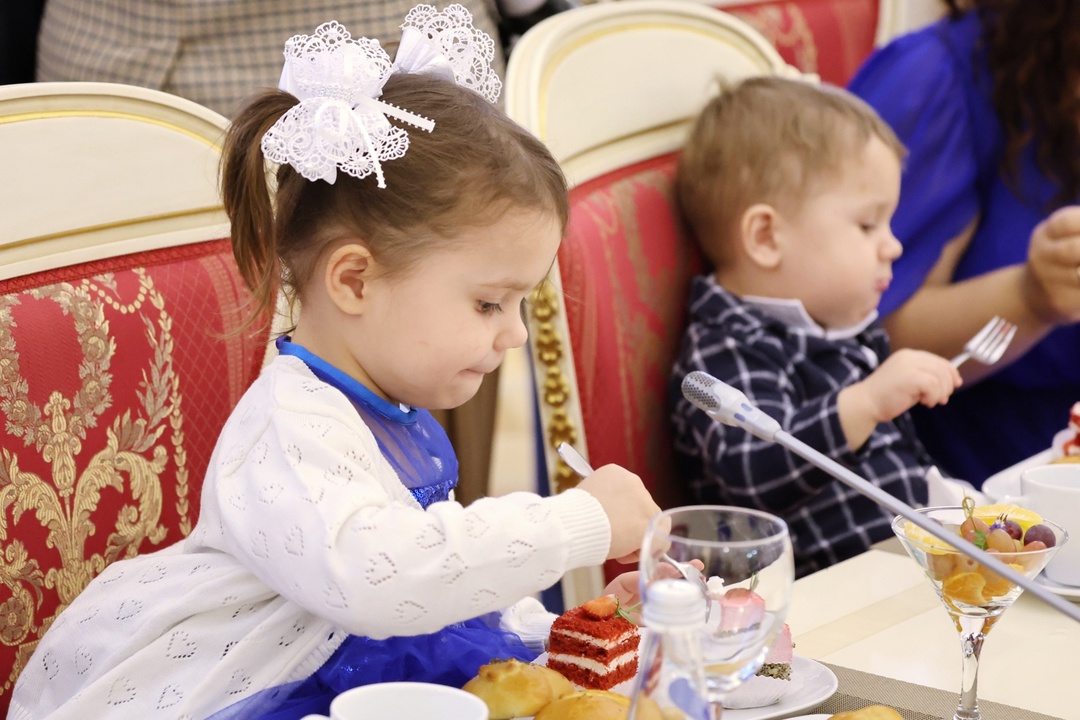 Татьяна Голикова встретилась с многодетной семьей из Санкт-Петербурга