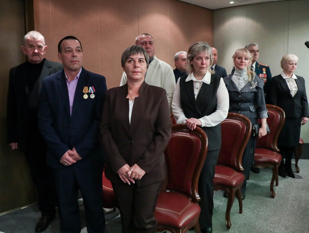 Сегодня в Государственной Думе встречаются с родителями погибших участников специальной военной операции.