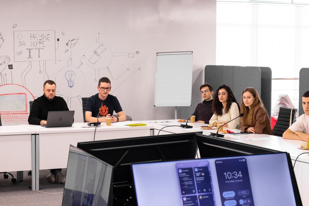 Иван Герасимов, старший инженер-разработчик платформы управления Аврора Центр, выступил в качестве приглашенного эксперта в проекте «О науке за кофе» в…