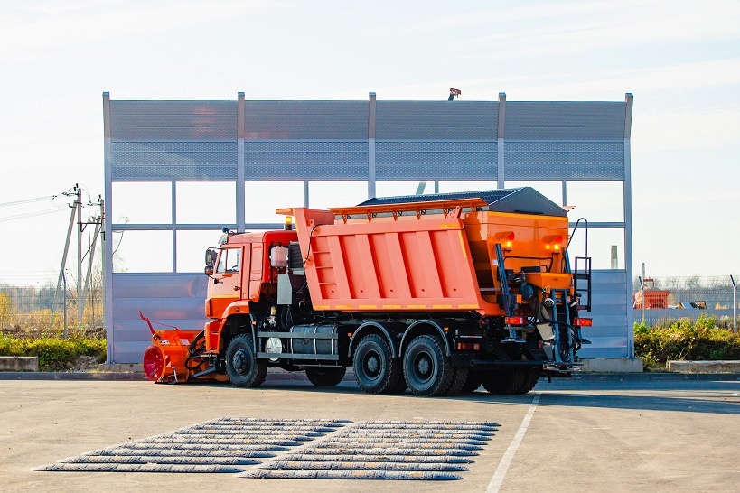 КАМАЗ для заснеженных регионов КАМАЗ и его партнеры, компании «РИАТ» и «Меркатор», создали комбинированную дорожную машину для расчистки дорог в условиях…