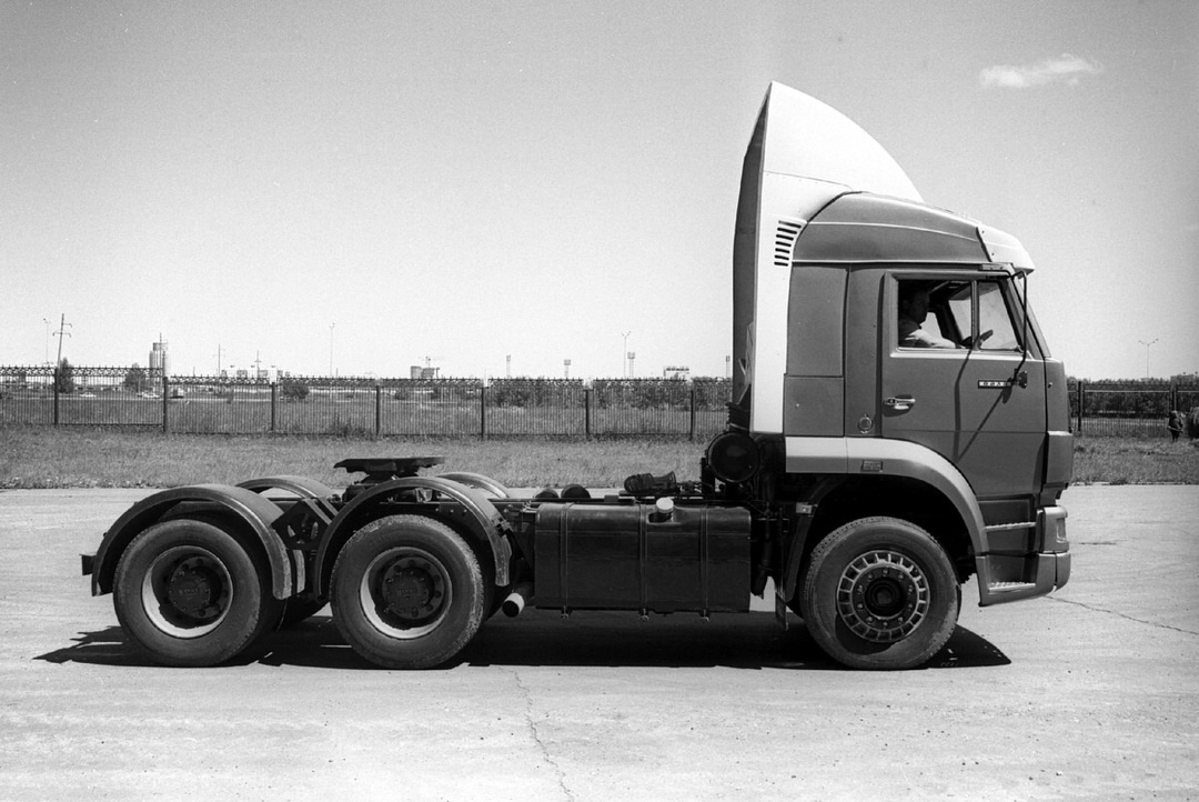 История седельного магистрального тягача КАМАЗ-6460