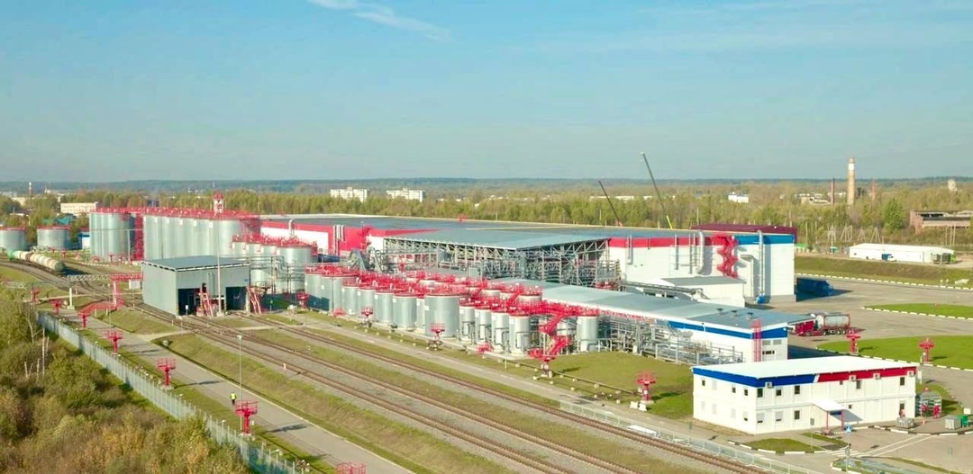 ЛУКОЙЛ после масштабной модернизации открыл завод смазочных материалов в Торжке.