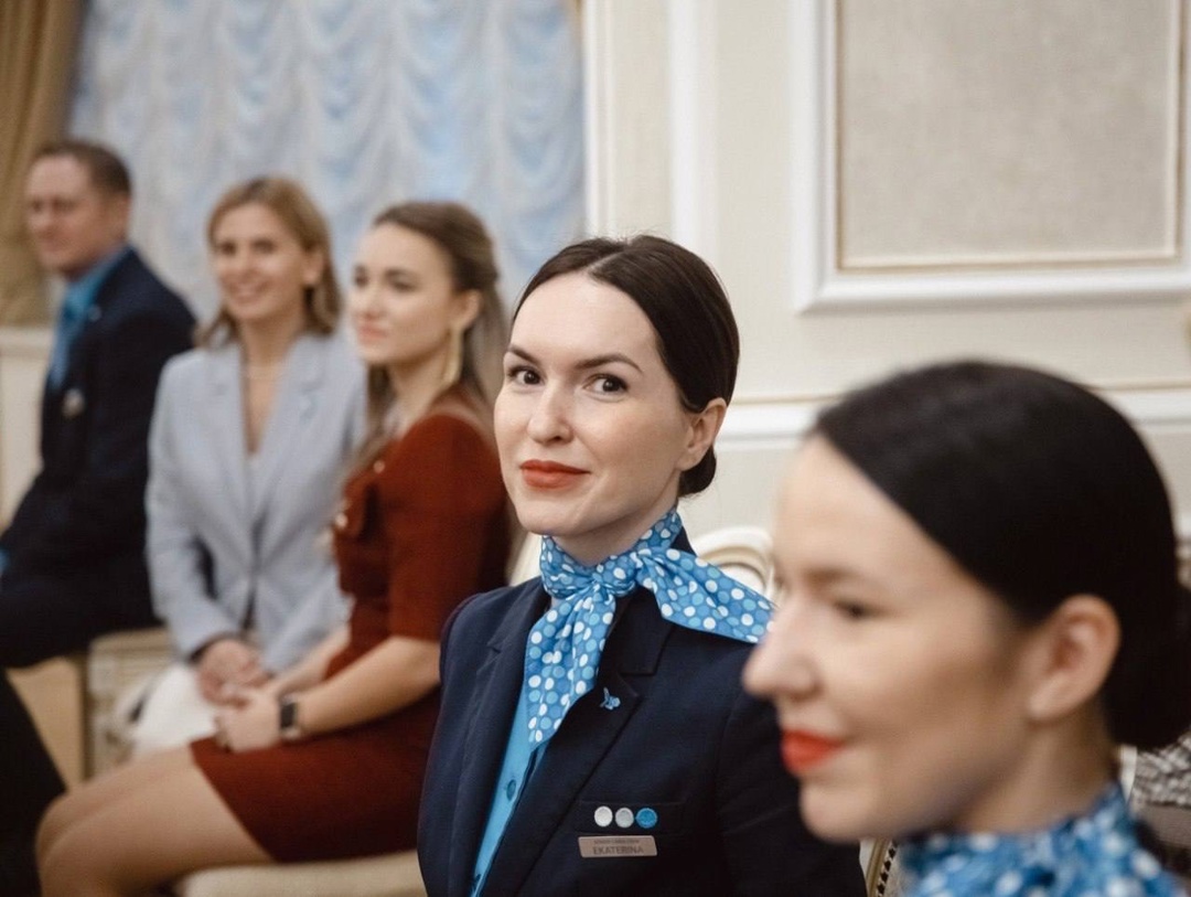 Роман Старовойт вручил ведомственные награды сотрудникам авиакомпании «Победа»