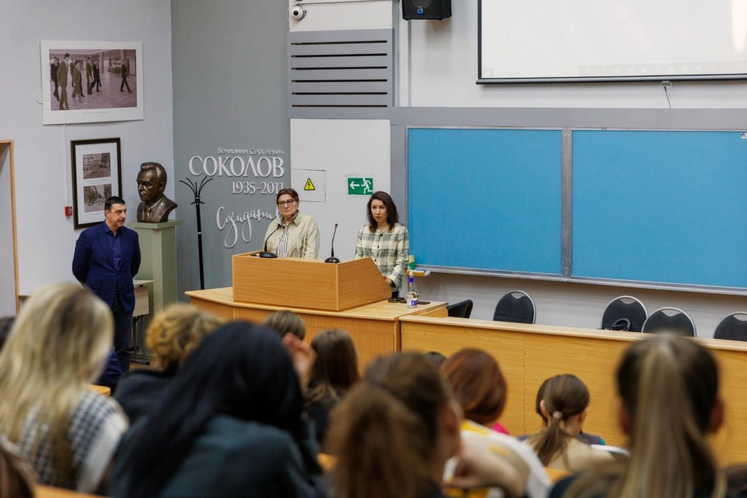 Ирина Окладникова встретилась со студентами Сибирского федерального университета