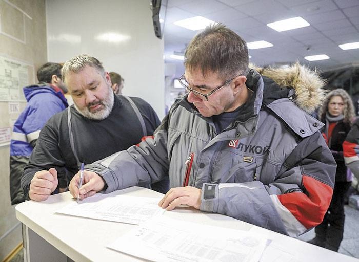 Медицина с доставкой в тундру Более представителей коренных народов Севера прошли в этом году обследование и лечение в рамках уникального проекта «Красный чум».