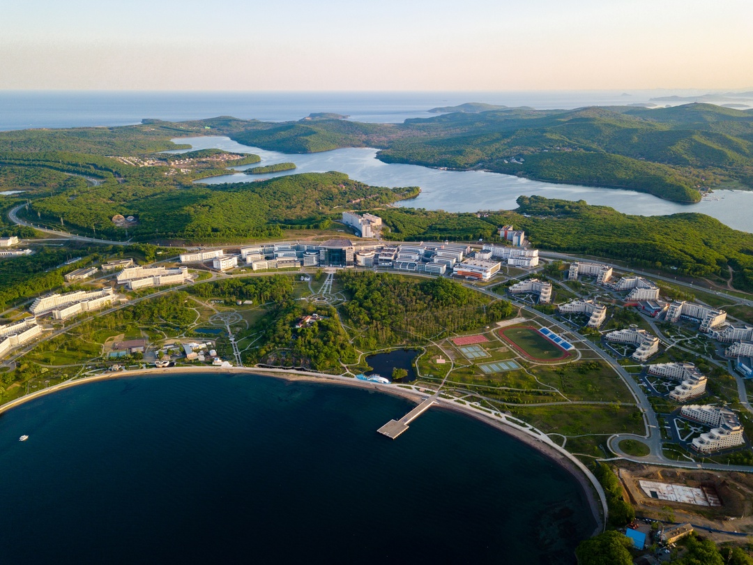 132 первокурсника из 9 дальневосточных вузов уже получают учрежденную правительством России ежемесячную стипендию имени Г.И.Невельского