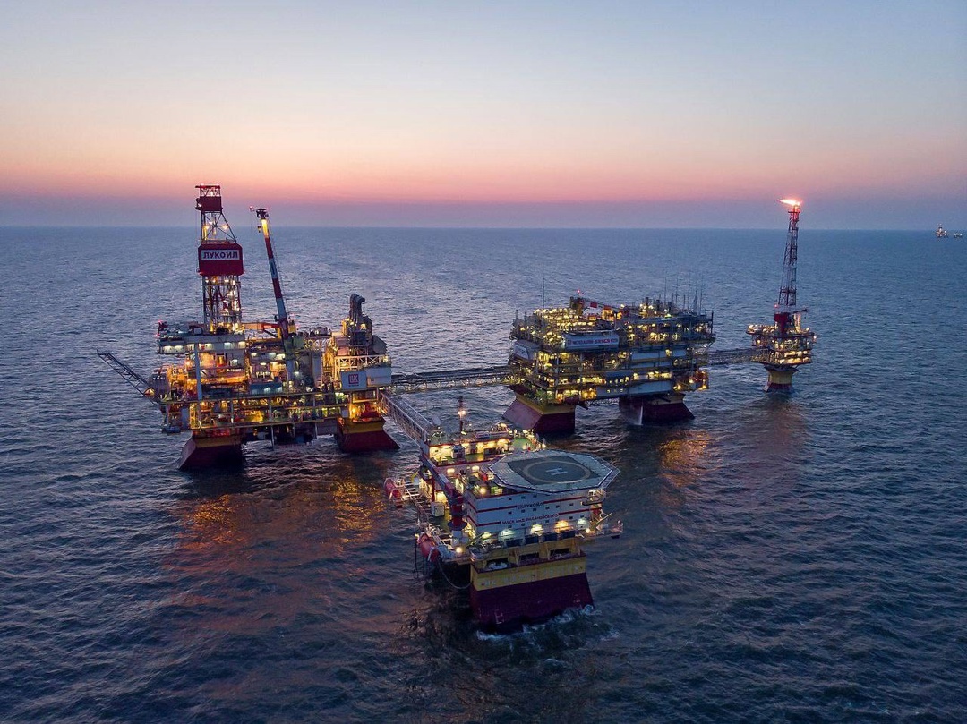 Впервые в России построена морская многозабойная -ствольная скважина