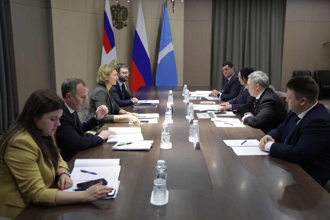 Оксана Лут и глава Ульяновской области Алексей Русских обсудили текущую динамику в АПК региона, вопросы господдержки, экспорта и развития сельских территорий.