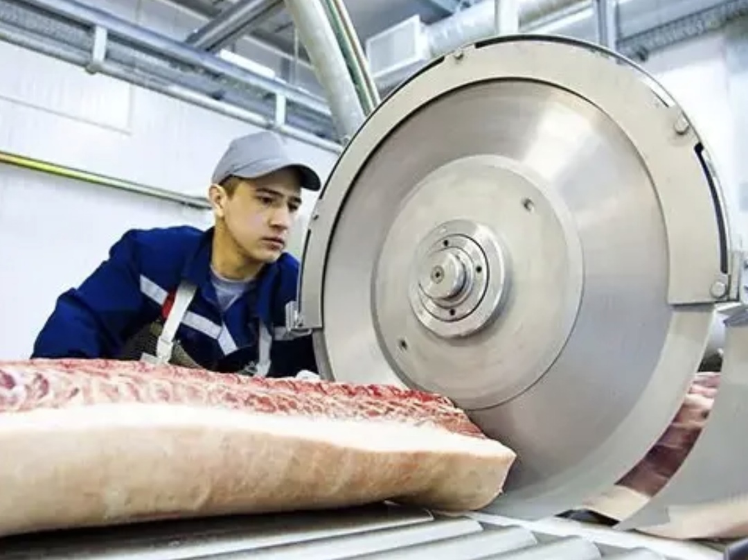 Агрохолдинг «Таврос» в конце декабря 2024 года стал владельцем 33% в ООО «МПК "Тосненский"» (Ленинградская область), обратил внимание «Коммерсантъ» на…