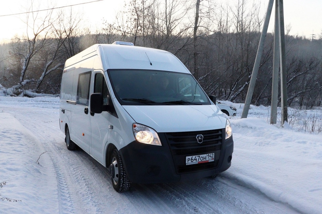 Мобильная лаборатория в действии Наш новый мобильный экологический пост уже приступил к работе. Снаружи это просто микроавтобус, а внутри - настоящая станция