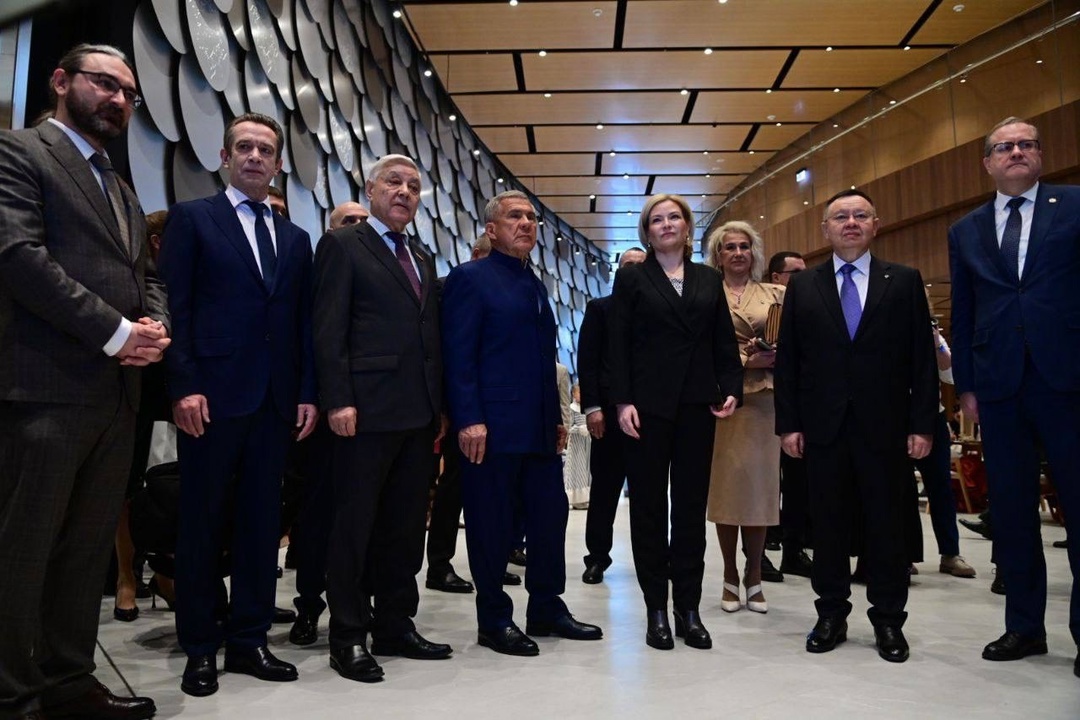 Глава Минстроя России Ирек Файзуллин принял участие в торжественном открытии нового здания театра им. Галиасгара Камала в Казани