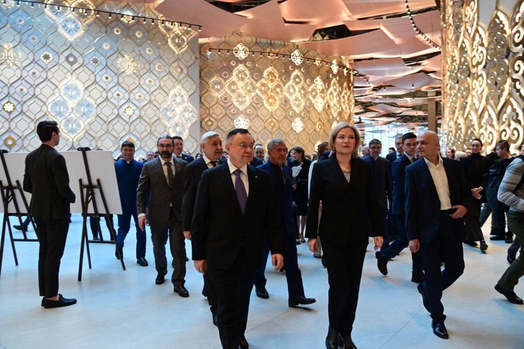 Глава Минстроя России Ирек Файзуллин принял участие в торжественном открытии нового здания театра им. Галиасгара Камала в Казани