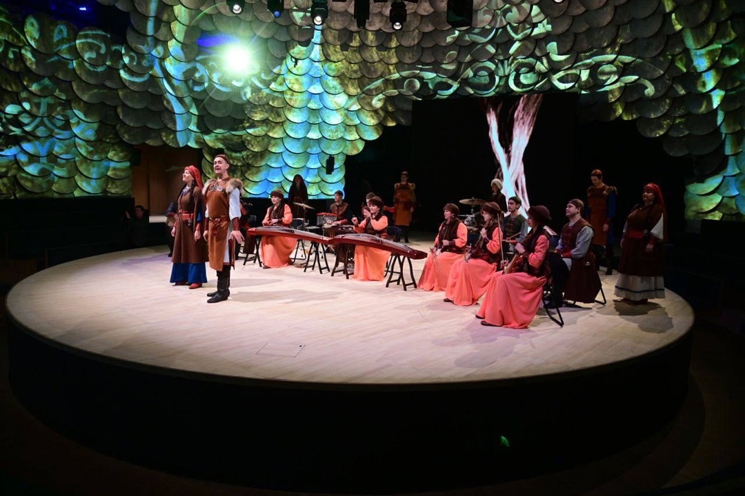 Глава Минстроя России Ирек Файзуллин принял участие в торжественном открытии нового здания театра им. Галиасгара Камала в Казани