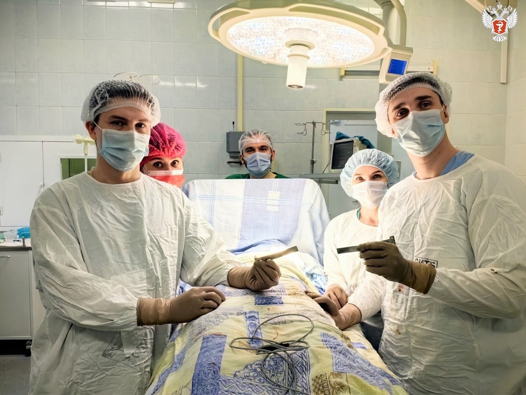 Жителю Сургута удалили обломки металлической пластины, которую он носил в груди 17 лет вместо положенных двух