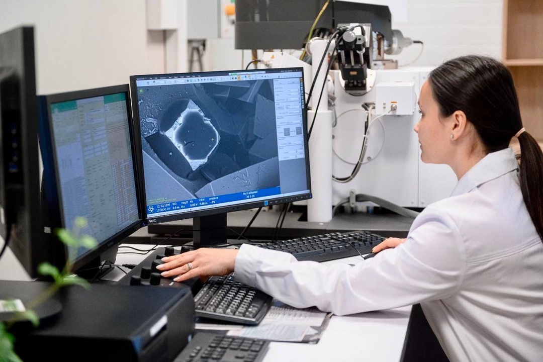 Умный керн ЛУКОЙЛ создал цифровую модель керна Возейского месторождения в Республике Коми для исследования технологий нефтеотдачи пласта.