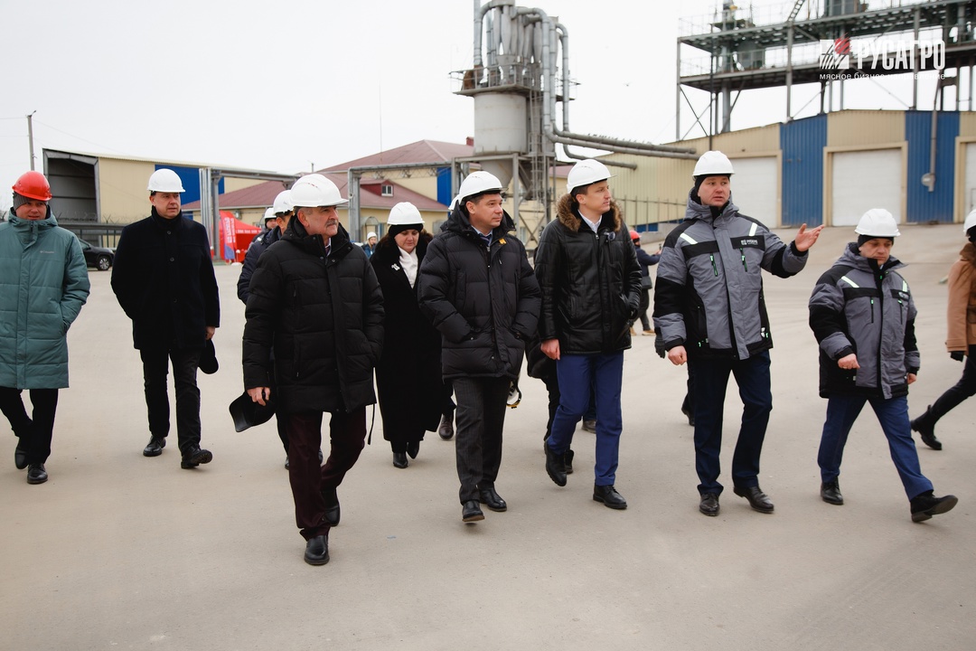 Сегодня временно исполняющий обязанности главы Тамбовской области Евгений Первышов посетил комплекс по производству комбикорма Мясного бизнес-направления…