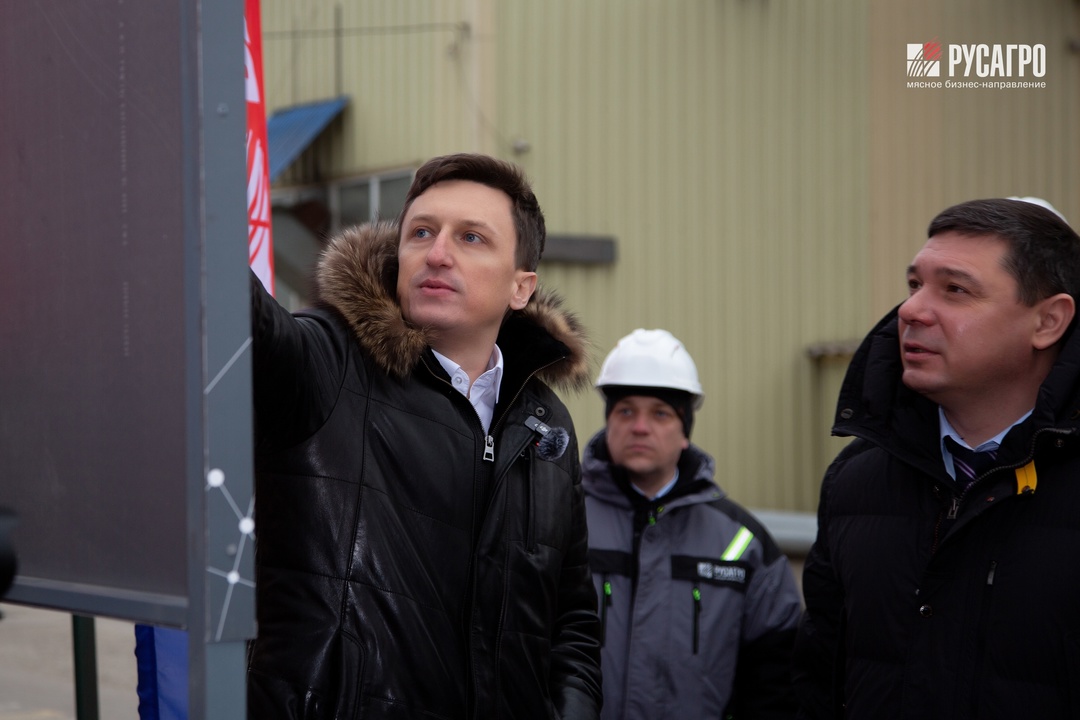 Сегодня временно исполняющий обязанности главы Тамбовской области Евгений Первышов посетил комплекс по производству комбикорма Мясного бизнес-направления…