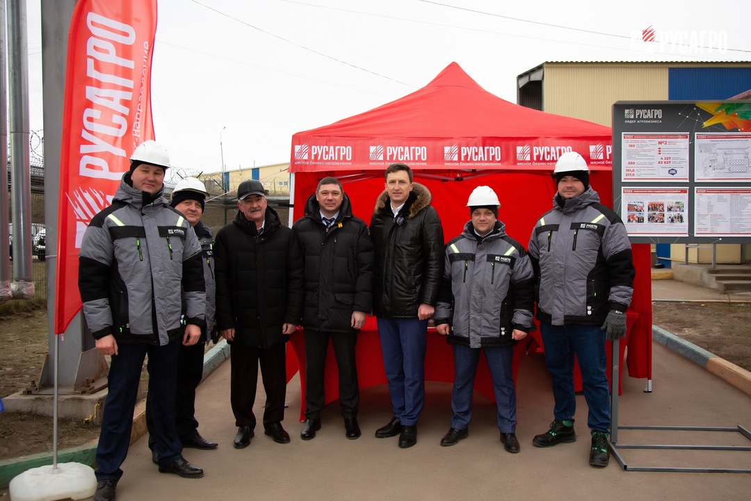 Сегодня временно исполняющий обязанности главы Тамбовской области Евгений Первышов посетил комплекс по производству комбикорма Мясного бизнес-направления…