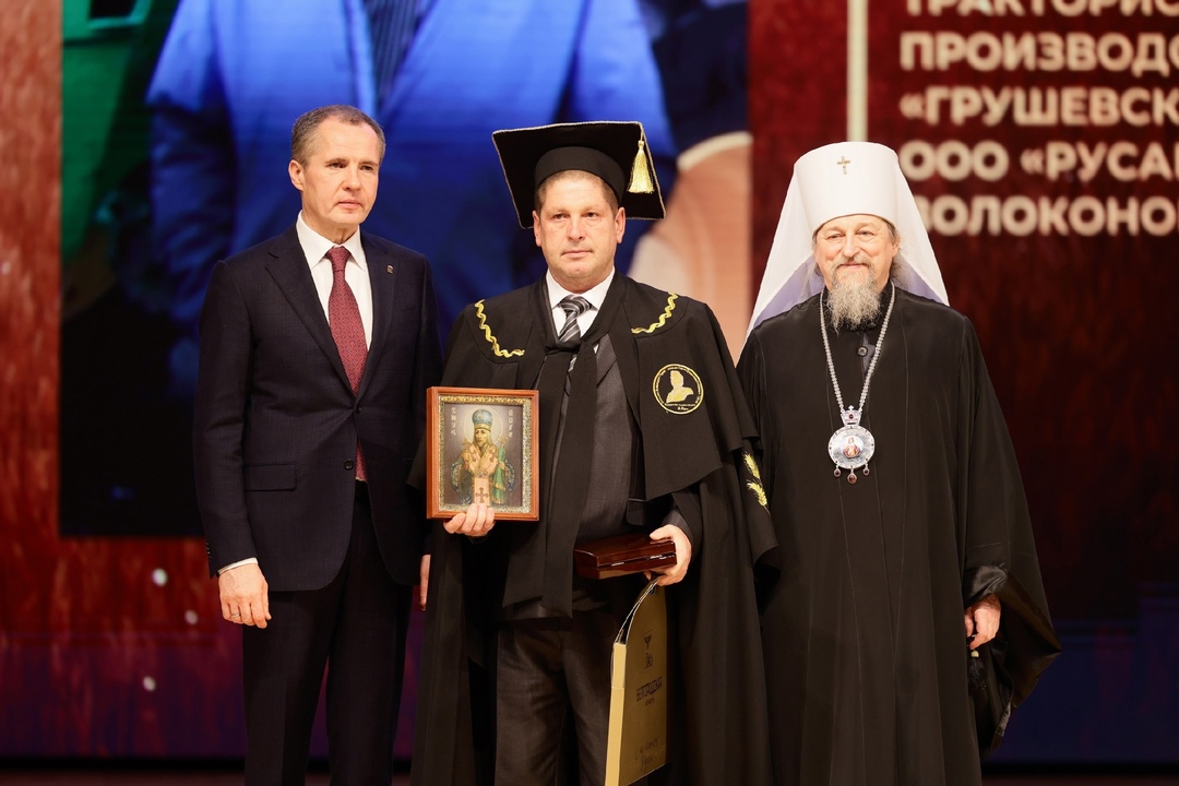 Механизатор Андрей Кротов удостоен Премии им. В.Я.Горина.